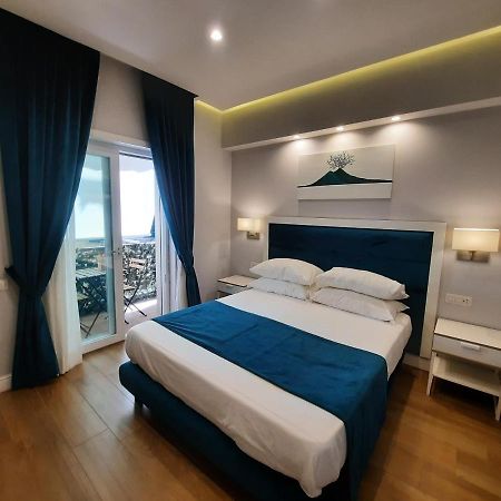 Gea Suite Неаполь Экстерьер фото